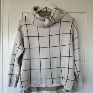 Kirundo Beige and Cream Knit Sweater